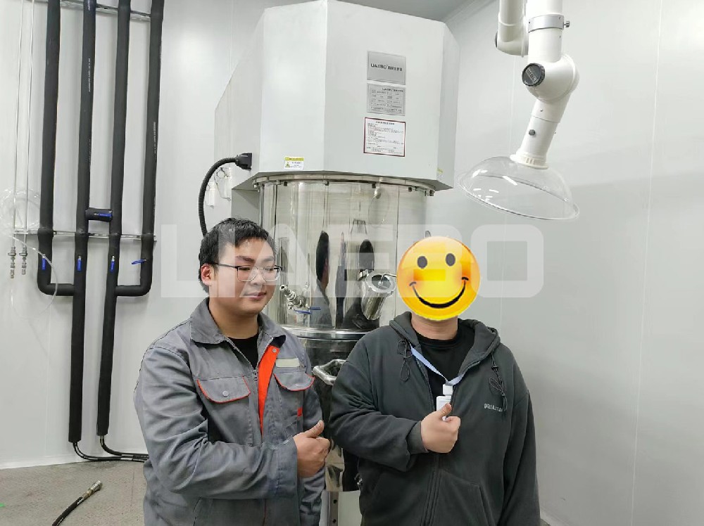 廣州某材料公司50L、100L、200L雙行星攪拌機(jī)調(diào)試成功