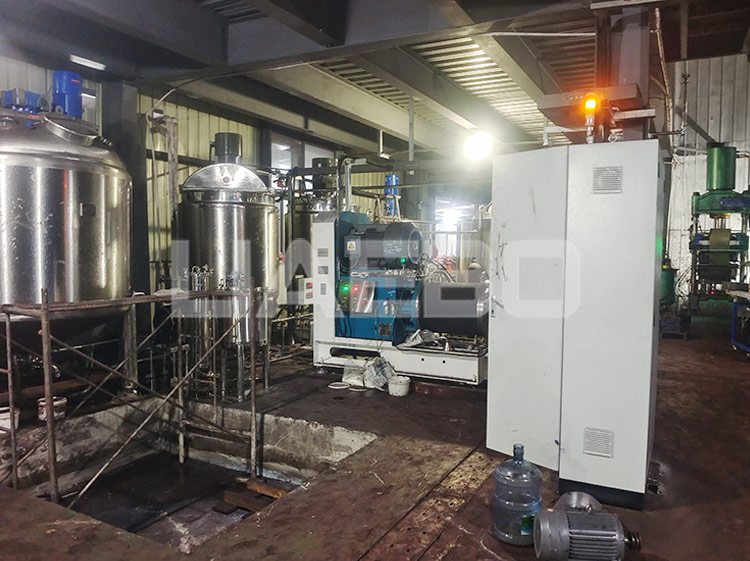 江蘇某有限公司60L棒銷(xiāo)聚氨酯砂磨機(jī)調(diào)試成功