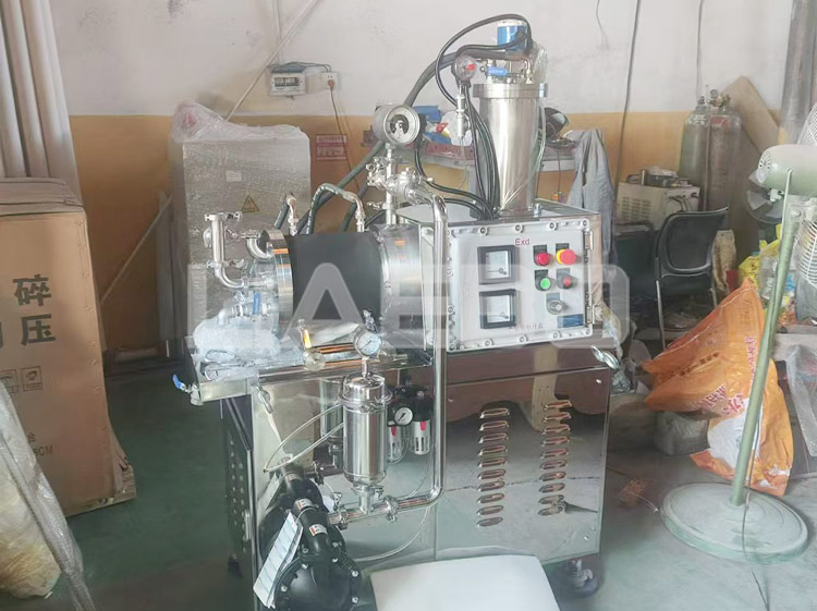 佛山某科金屬科技有限公司 6L棒銷(xiāo)砂磨機(jī)調(diào)試成功