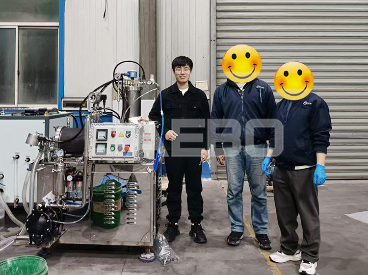 杭州某科技股份有限公司，5L棒塊陶瓷砂磨機調(diào)試成功